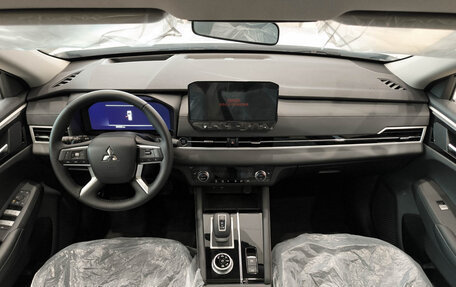 Mitsubishi Outlander, 2023 год, 4 150 000 рублей, 14 фотография