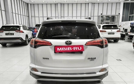 Toyota RAV4, 2018 год, 2 890 000 рублей, 6 фотография