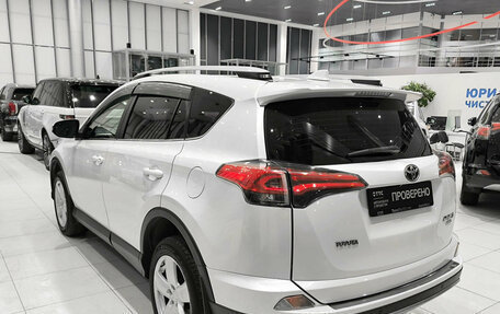 Toyota RAV4, 2018 год, 2 890 000 рублей, 7 фотография