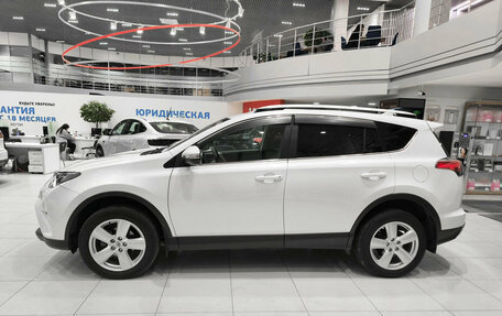 Toyota RAV4, 2018 год, 2 890 000 рублей, 8 фотография