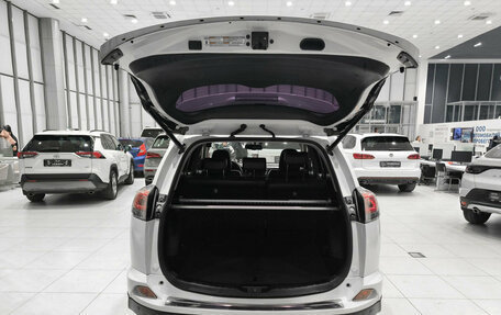 Toyota RAV4, 2018 год, 2 890 000 рублей, 10 фотография