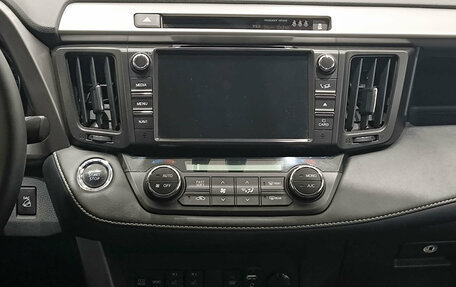 Toyota RAV4, 2018 год, 2 890 000 рублей, 15 фотография