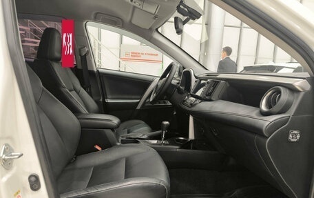 Toyota RAV4, 2018 год, 2 890 000 рублей, 11 фотография