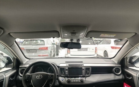 Toyota RAV4, 2018 год, 2 890 000 рублей, 14 фотография