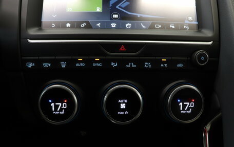 Jaguar E-Pace, 2018 год, 2 690 000 рублей, 26 фотография