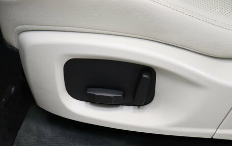 Jaguar E-Pace, 2018 год, 2 690 000 рублей, 21 фотография