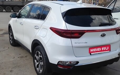 KIA Sportage IV рестайлинг, 2019 год, 2 600 000 рублей, 4 фотография