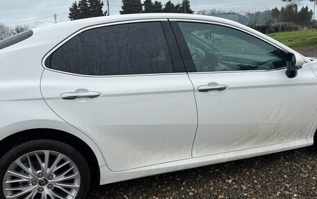 Toyota Camry, 2019 год, 2 850 000 рублей, 3 фотография