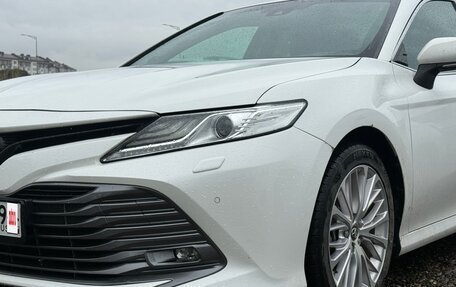 Toyota Camry, 2019 год, 2 850 000 рублей, 2 фотография