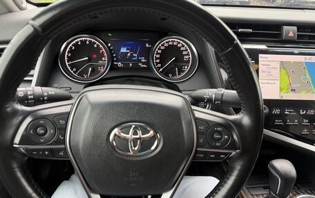 Toyota Camry, 2019 год, 2 850 000 рублей, 10 фотография