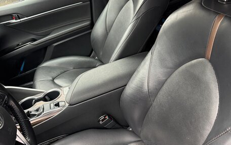 Toyota Camry, 2019 год, 2 850 000 рублей, 11 фотография