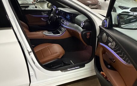 Mercedes-Benz E-Класс, 2021 год, 5 800 000 рублей, 17 фотография