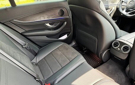 Mercedes-Benz E-Класс, 2018 год, 3 450 000 рублей, 12 фотография