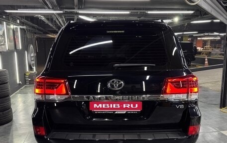 Toyota Land Cruiser 200, 2019 год, 7 500 000 рублей, 3 фотография