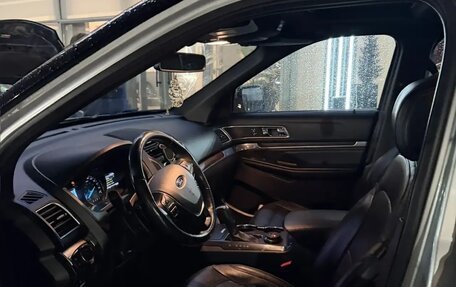 Ford Explorer VI, 2017 год, 2 300 000 рублей, 2 фотография