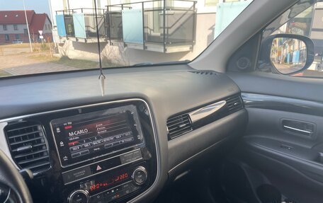 Mitsubishi Outlander III рестайлинг 3, 2019 год, 2 180 000 рублей, 11 фотография