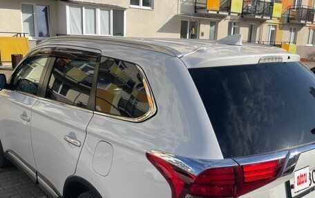 Mitsubishi Outlander III рестайлинг 3, 2019 год, 2 180 000 рублей, 8 фотография