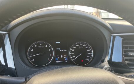 Mitsubishi Outlander III рестайлинг 3, 2019 год, 2 180 000 рублей, 17 фотография