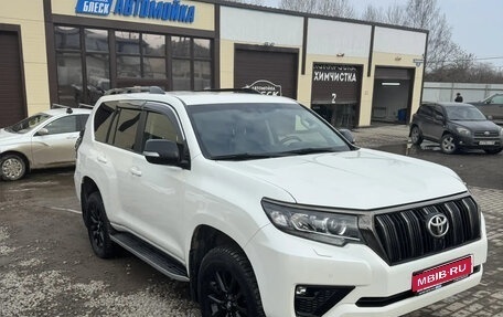 Toyota Land Cruiser Prado 150 рестайлинг 2, 2020 год, 5 400 000 рублей, 2 фотография