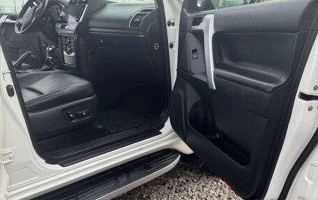 Toyota Land Cruiser Prado 150 рестайлинг 2, 2020 год, 5 400 000 рублей, 18 фотография