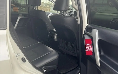 Toyota Land Cruiser Prado 150 рестайлинг 2, 2020 год, 5 400 000 рублей, 12 фотография