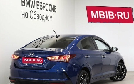 Hyundai Solaris II рестайлинг, 2021 год, 1 590 000 рублей, 2 фотография