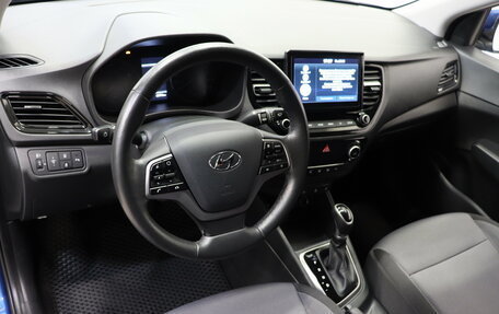 Hyundai Solaris II рестайлинг, 2021 год, 1 590 000 рублей, 7 фотография