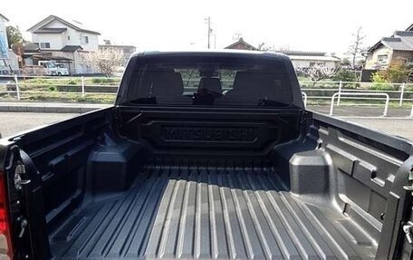 Mitsubishi Triton, 2024 год, 4 500 000 рублей, 4 фотография