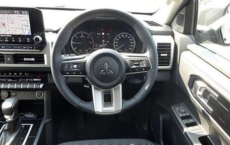 Mitsubishi Triton, 2024 год, 4 500 000 рублей, 6 фотография