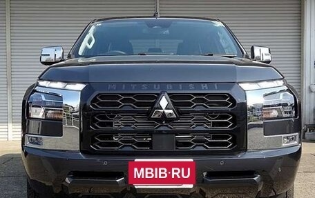 Mitsubishi Triton, 2024 год, 4 500 000 рублей, 2 фотография
