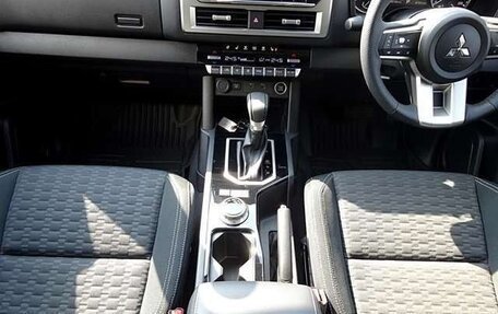 Mitsubishi Triton, 2024 год, 4 500 000 рублей, 8 фотография