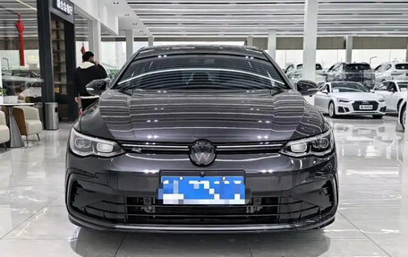 Volkswagen Golf VIII, 2023 год, 1 900 000 рублей, 2 фотография