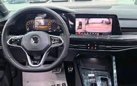 Volkswagen Golf VIII, 2023 год, 1 900 000 рублей, 10 фотография