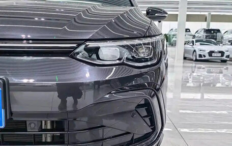 Volkswagen Golf VIII, 2023 год, 1 900 000 рублей, 4 фотография