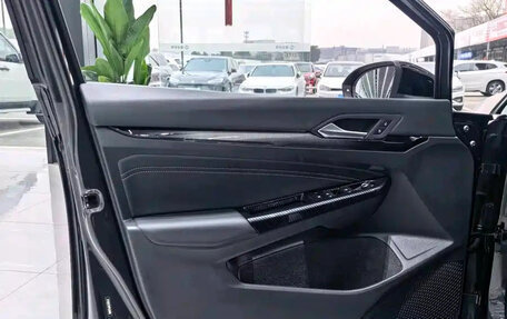 Volkswagen Golf VIII, 2023 год, 1 900 000 рублей, 18 фотография