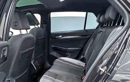 Volkswagen Golf VIII, 2023 год, 1 900 000 рублей, 17 фотография
