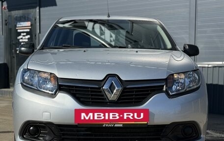 Renault Logan II, 2017 год, 800 000 рублей, 2 фотография
