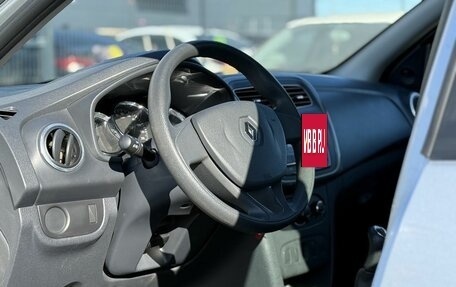 Renault Logan II, 2017 год, 800 000 рублей, 8 фотография