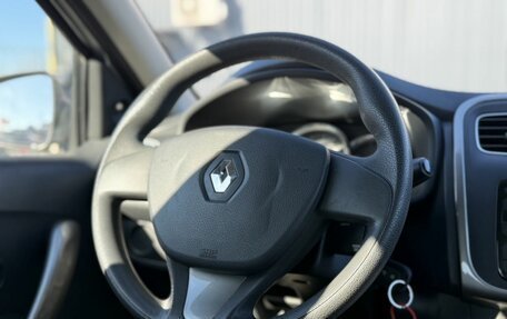 Renault Logan II, 2017 год, 800 000 рублей, 11 фотография