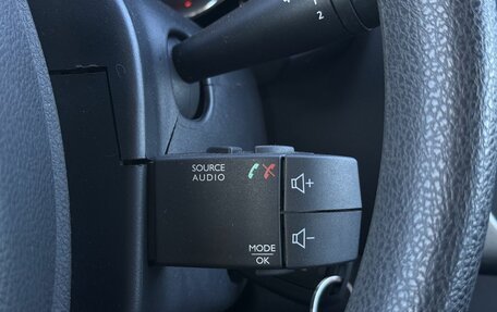 Renault Logan II, 2017 год, 800 000 рублей, 24 фотография