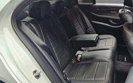 Mercedes-Benz E-Класс, 2022 год, 5 260 000 рублей, 8 фотография