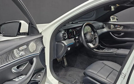 Mercedes-Benz E-Класс, 2022 год, 5 260 000 рублей, 4 фотография