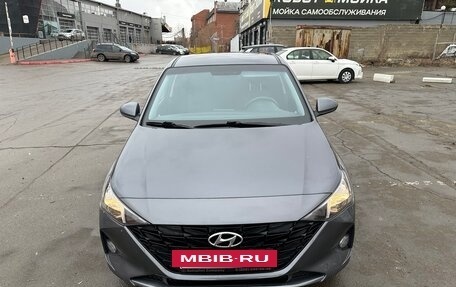 Hyundai Solaris II рестайлинг, 2022 год, 1 500 000 рублей, 4 фотография