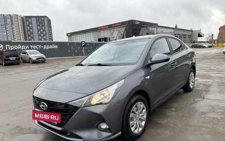 Hyundai Solaris II рестайлинг, 2022 год, 1 500 000 рублей, 2 фотография