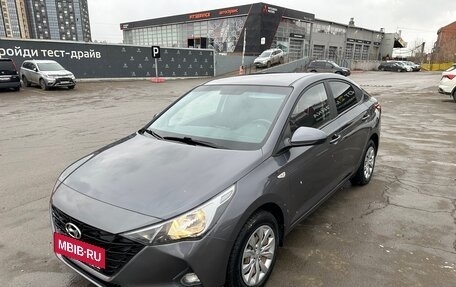 Hyundai Solaris II рестайлинг, 2022 год, 1 500 000 рублей, 8 фотография