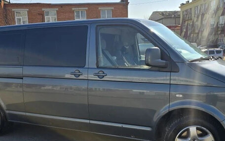 Volkswagen Caravelle T5, 2006 год, 1 950 000 рублей, 4 фотография