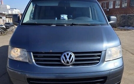 Volkswagen Caravelle T5, 2006 год, 1 950 000 рублей, 2 фотография