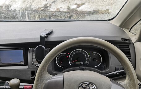 Toyota ISis I, 2011 год, 1 100 000 рублей, 7 фотография