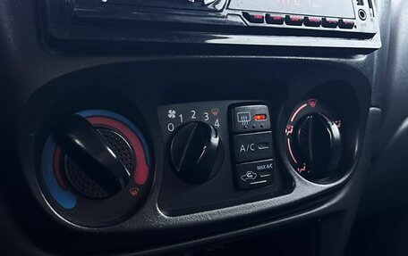 Nissan Almera, 2005 год, 300 000 рублей, 20 фотография