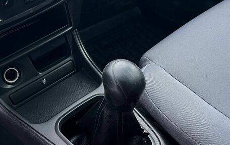 Nissan Almera, 2005 год, 300 000 рублей, 21 фотография